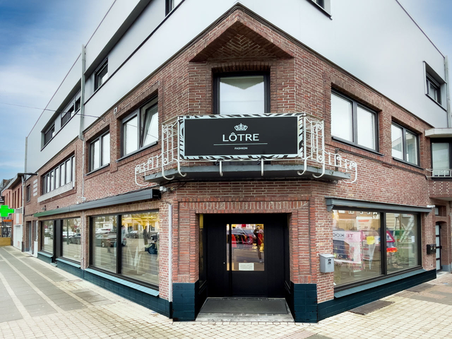 lotre fashion by Esther
